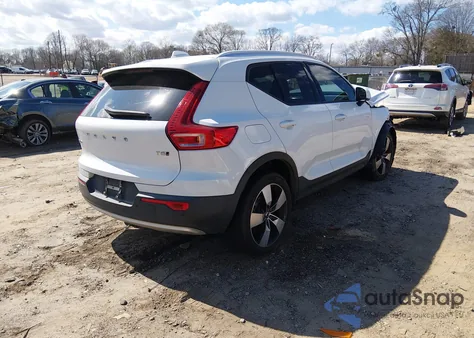 2019 Volvo Xc40 T5 Momentum/T5 R-Design z USA, uszkodzony, nr VIN YV4162XZ9K2012588